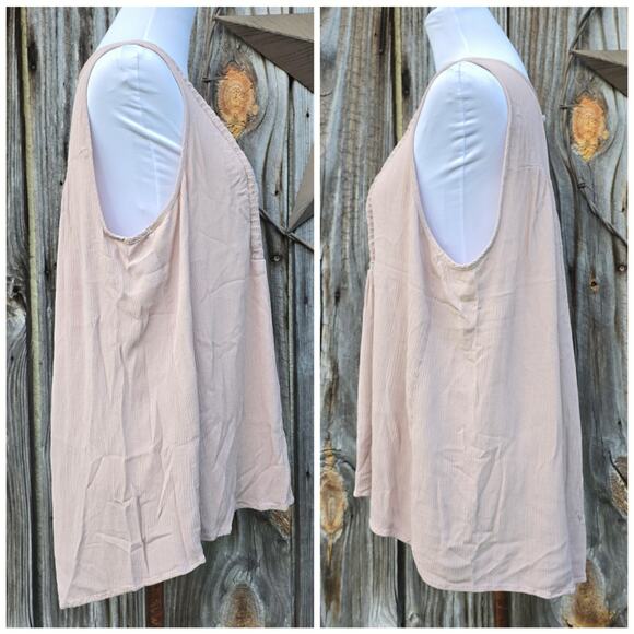Smocked Sleeveless Top Torrid Plus Size 1X Blush Tan Crinkle Gauze Tank Keyhole - Picture 2 of 10
